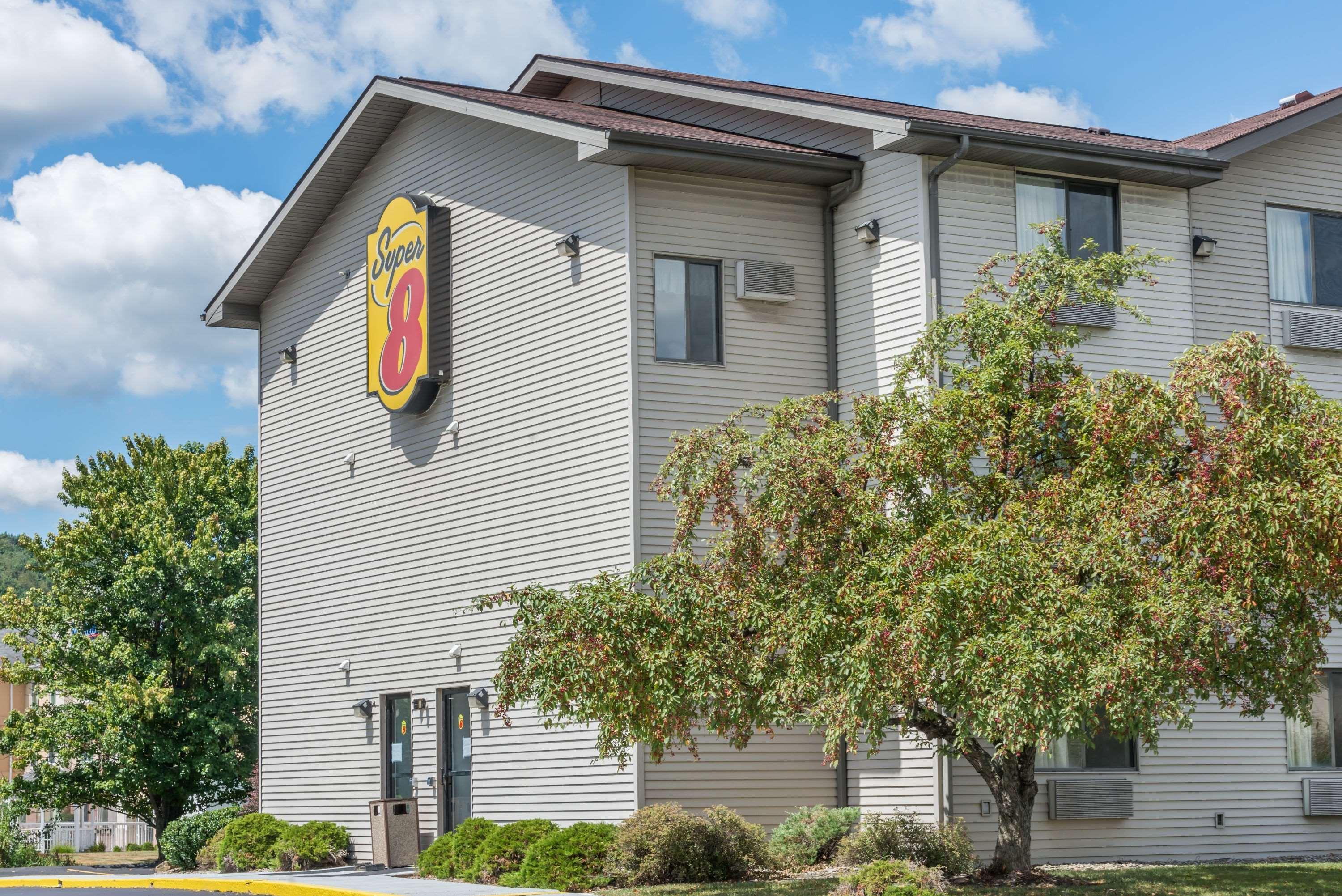 Super 8 By Wyndham New Stanton Hotel Exterior photo